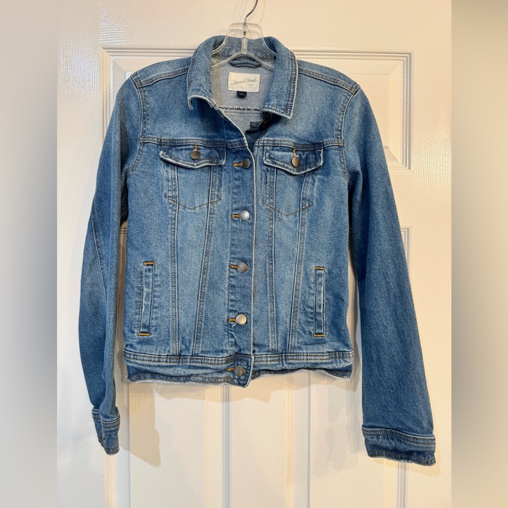 Universal Thread Light Blue Denim Jean Jacket